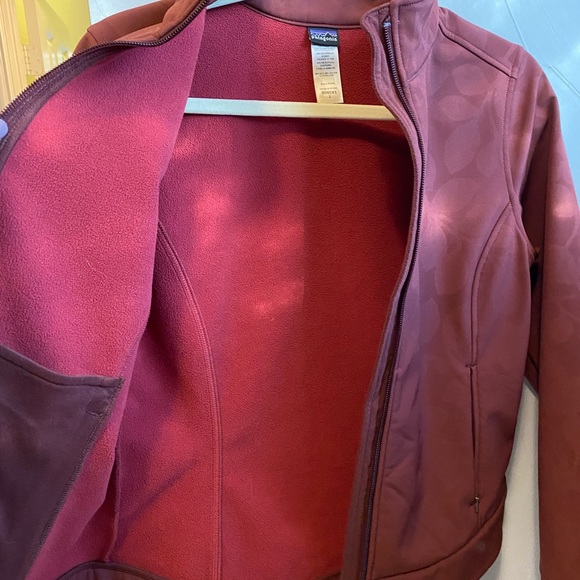 Patagonia Womens Burgundy Fleece lined zip up jacket size Small - Picture 2 of 3